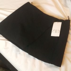 Black Zara skirt with inside shorts side zip new with tags